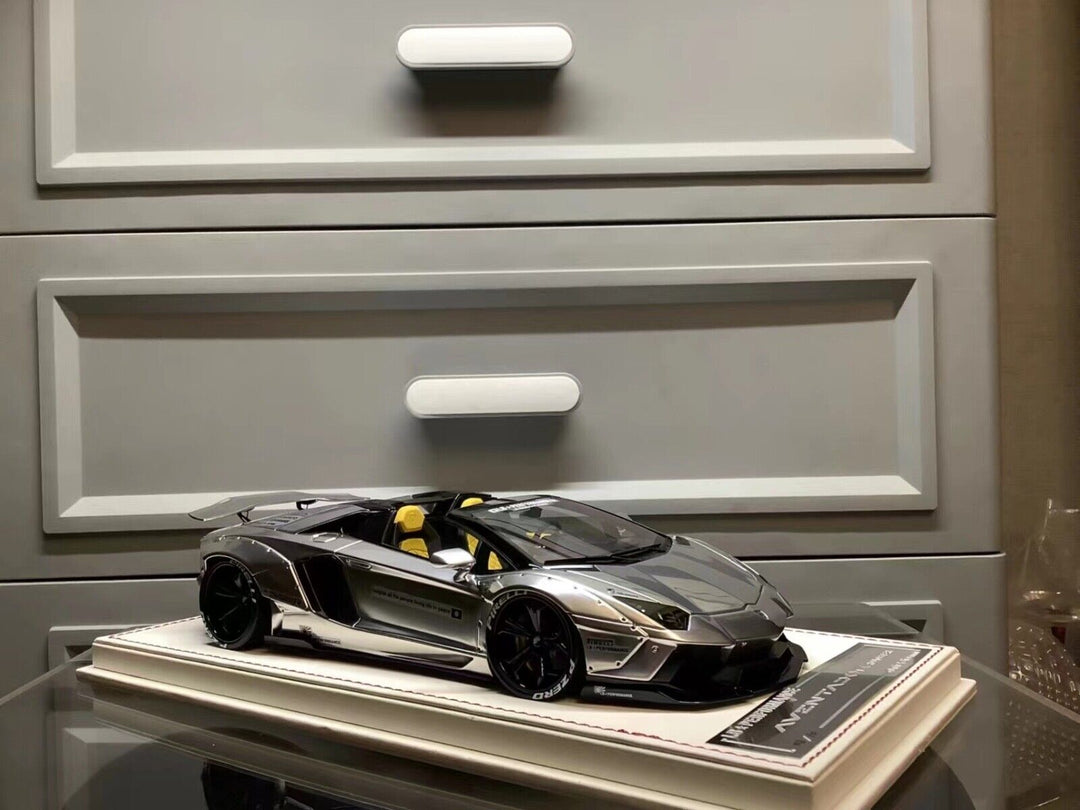 Lamborghini Aventador Roadster LBWK (Chrome) [Davis & Giovanni] 1/18 scale