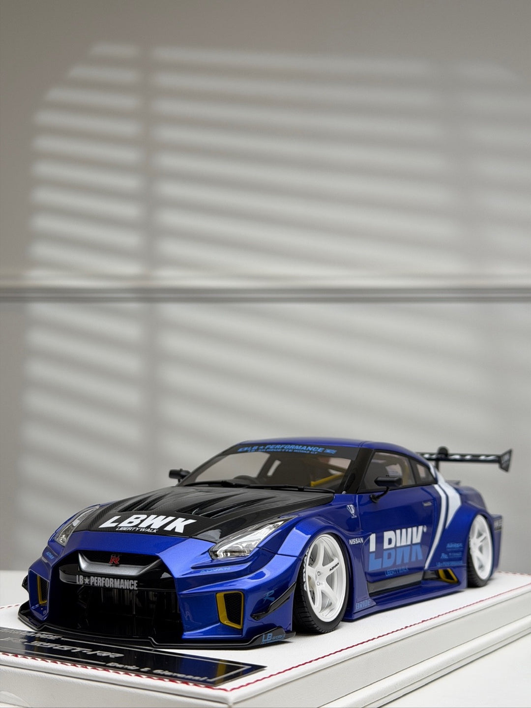 Nissan R35 GT-RR LBWK (Metallic Blue/ LBWK Decals) [Davis & Giovanni] 1/18 scale