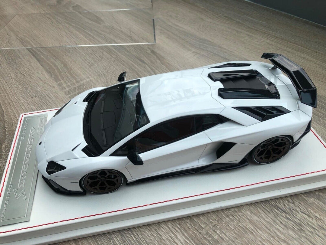 Lamborghini Aventador S NOVITEC (White) [Davis & Giovanni] 1:18 scale