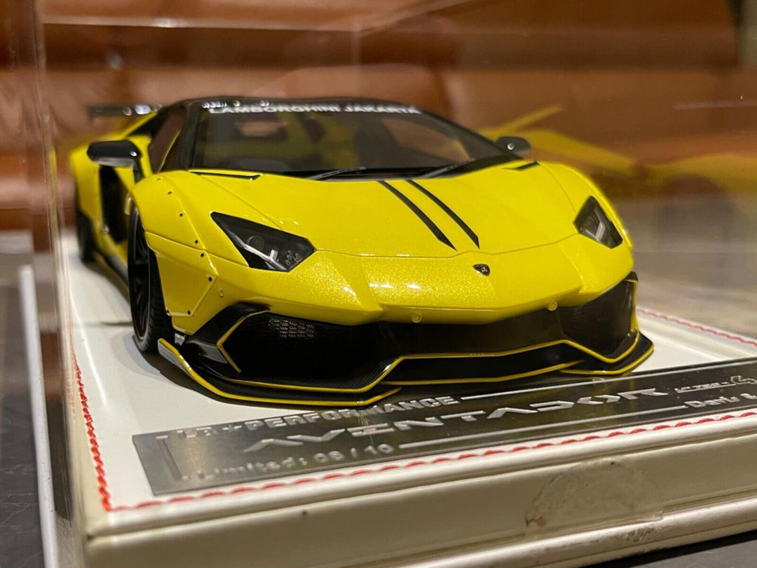 Lamborghini Aventador LP720-4 LBWK (Yellow) [Davis & Giovanni] 1:18 scale
