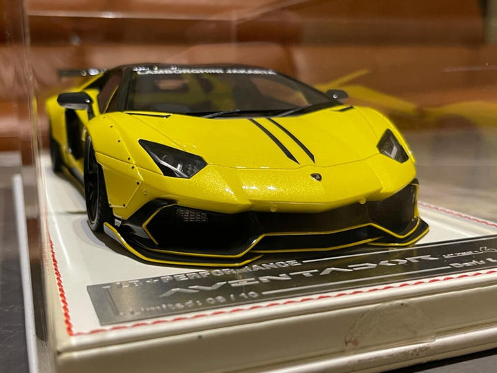 Lamborghini Aventador LP720-4 LBWK (Yellow) [Davis & Giovanni] 1:18 scale