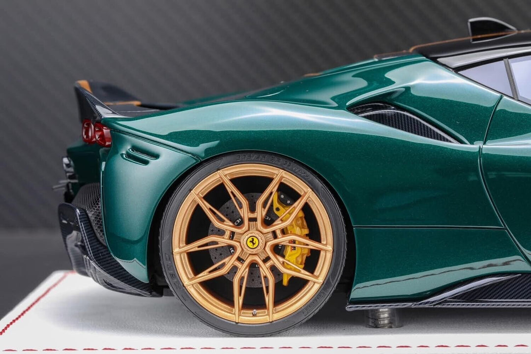 Ferrari SF90 Stradale NOVITEC (Green/ Gold) [Davis & Giovanni] 1/18 scale