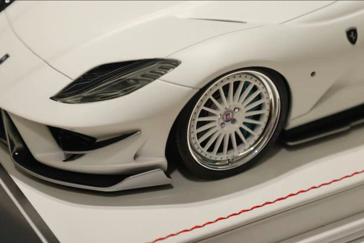 Ferrari 812 Superfast SVR (Matte White) [Davis & Giovanni] 1:18 scale