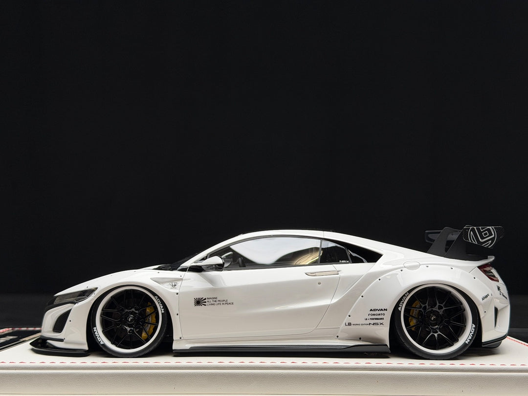 Honda Acura NSX LBWK (White) [Davis & Giovanni] 1:18 scale