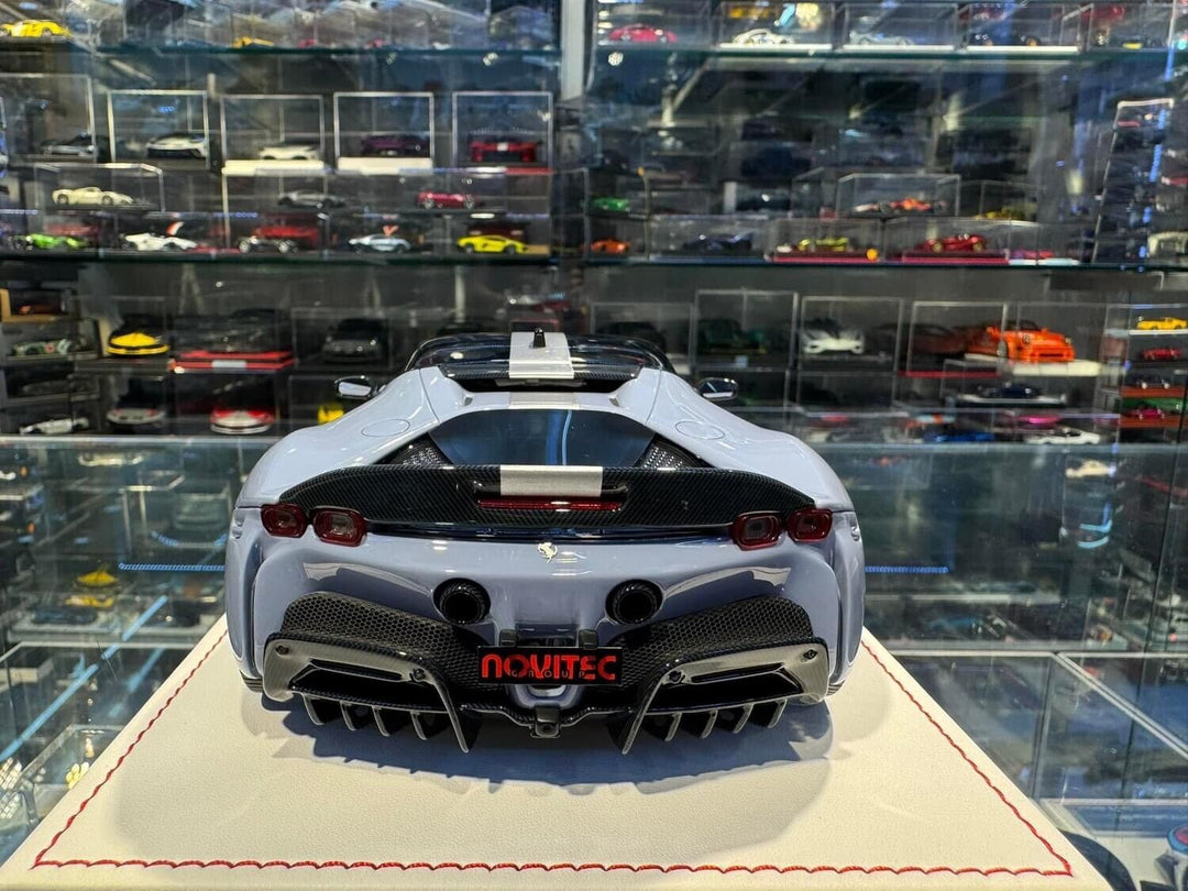 Ferrari SF90 Stradale NOVITEC (Gray/silver) [Davis & Giovanni] 1/18 scale