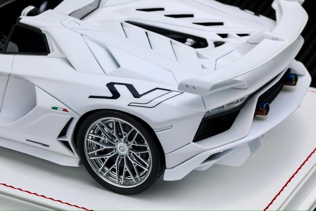 Lamborghini Aventador SVJ Roadster (White) [Davis & Giovanni] 1:18 scale