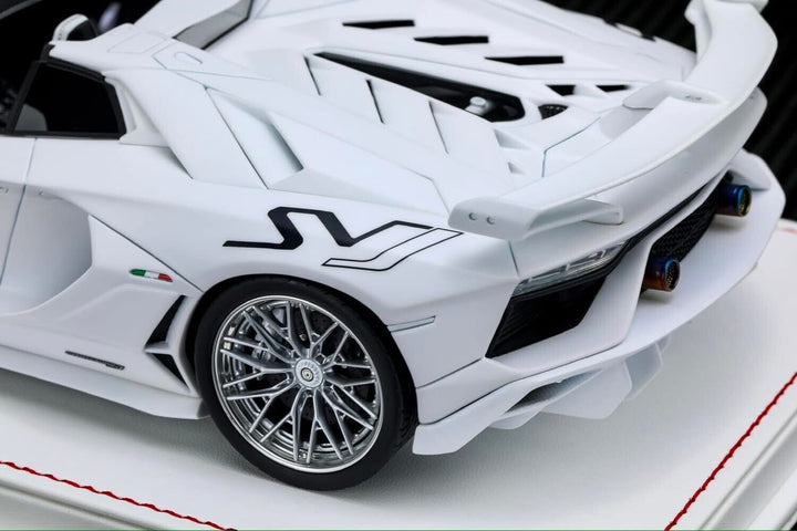 Lamborghini Aventador SVJ Roadster (White) [Davis & Giovanni] 1:18 scale
