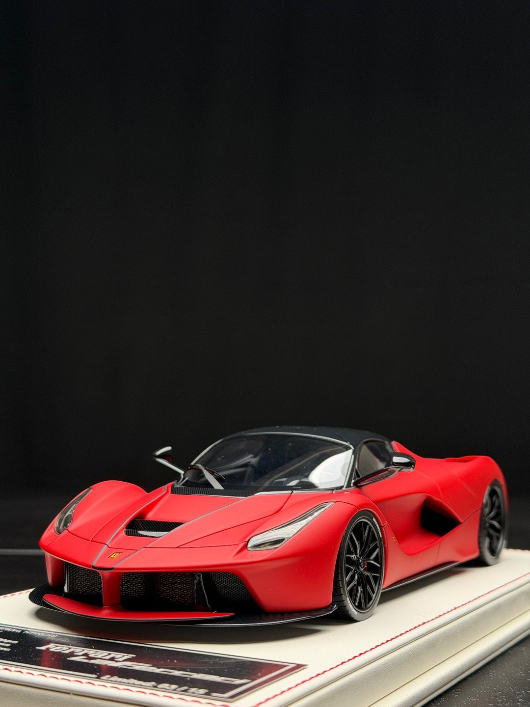 Ferrari LaFerrari (Matte Red) [Davis & Giovanni] 1:18 scale