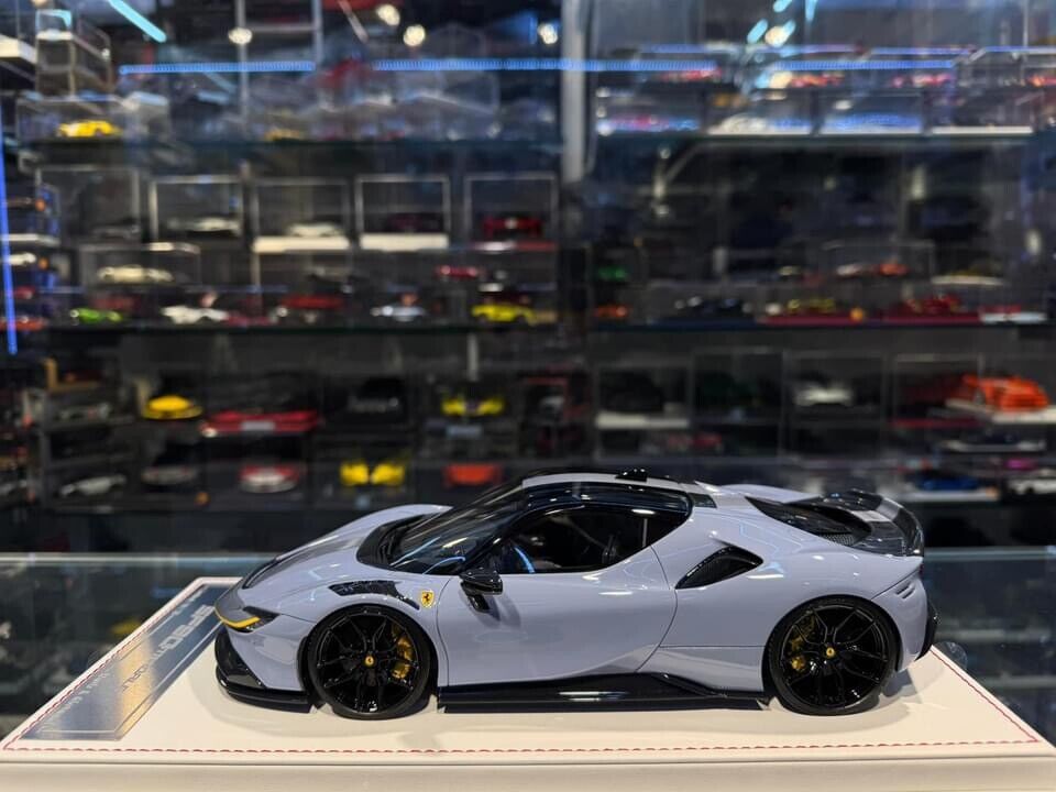 Ferrari SF90 Stradale NOVITEC (Gray/silver) [Davis & Giovanni] 1/18 scale