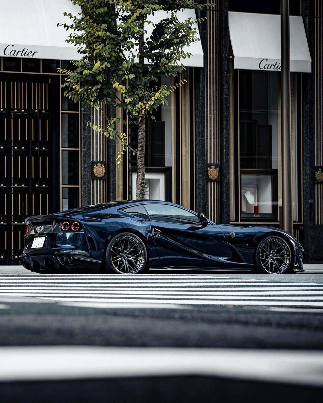 Ferrari 812 Superfast NOVITEC (Metallic Deep Blue)[Davis & Giovanni] 1:18 1 OF 1