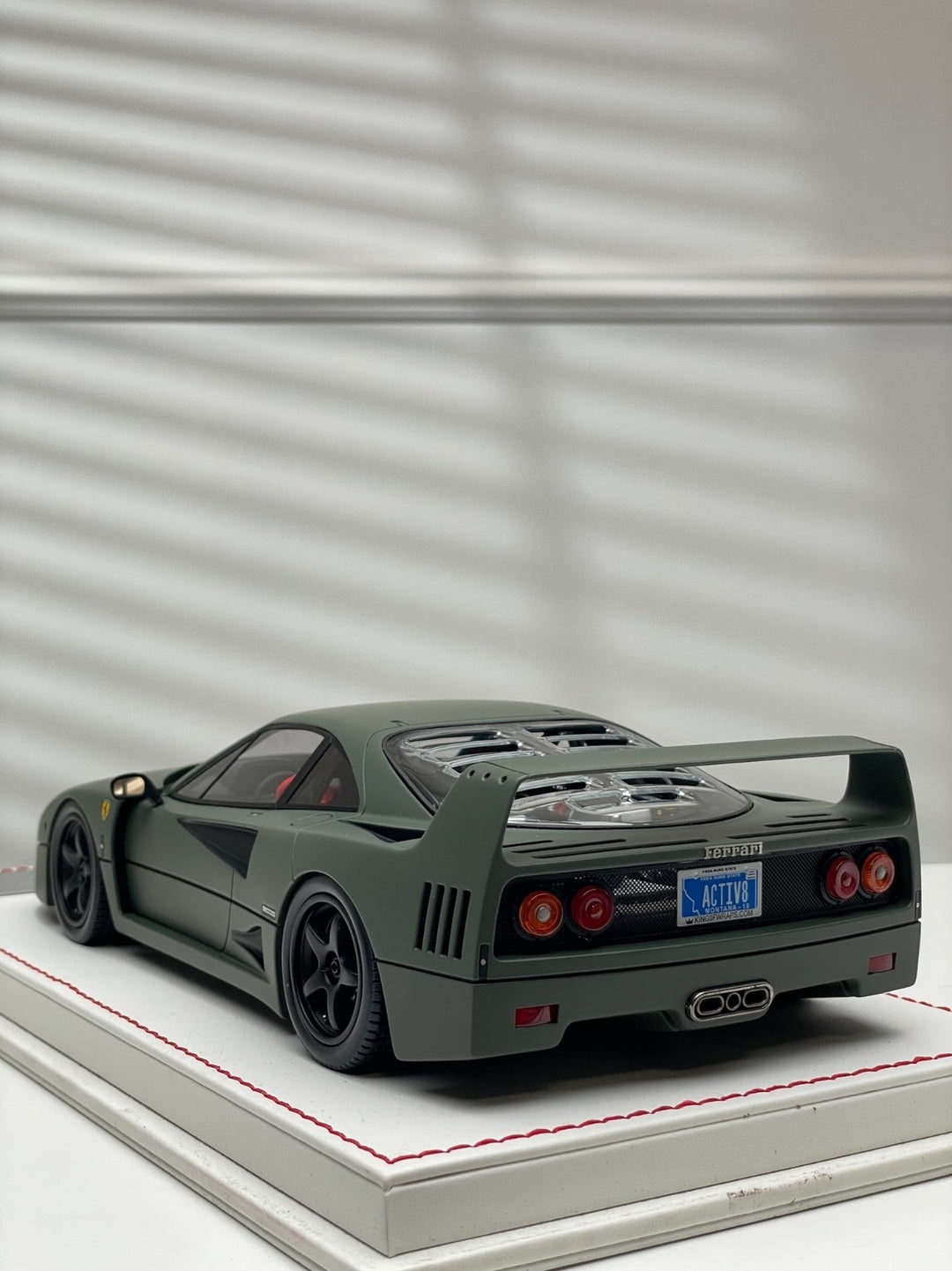 Ferrari F40 (Matte Dark Green) [Davis & Giovanni] 1:18 scale