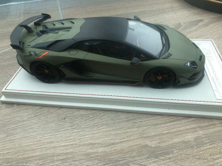 Lamborghini Aventador SVJ (Matt Green) [Davis & Giovanni] 1:18 scale