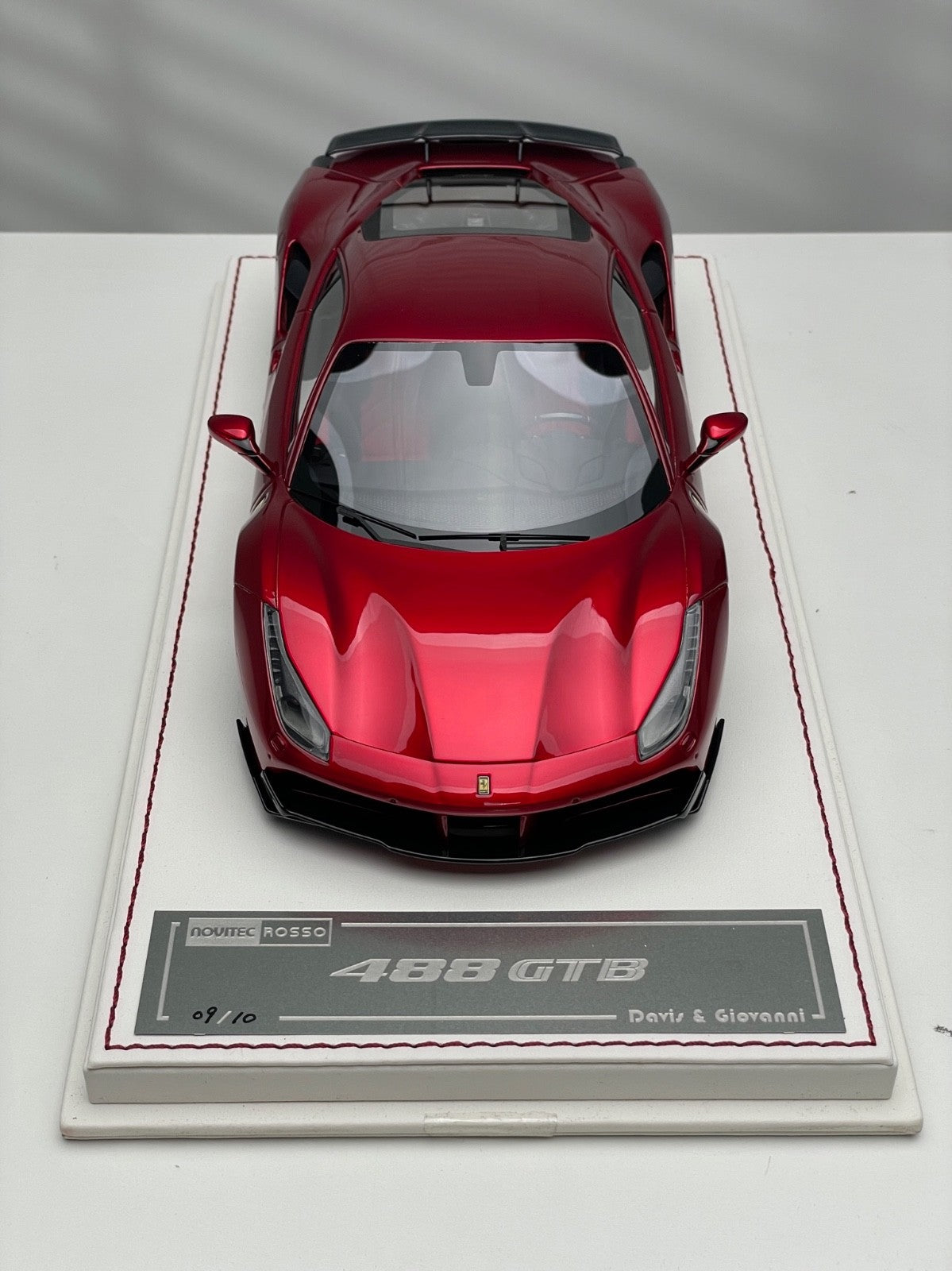 Ferrari 488 GTB NOVITEC (Candy Red) [Davis & Giovanni] 1/18 scale