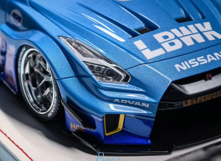 Nissan R35 GT-RR (Blue) [Davis & Giovanni] 1/18 scale LTD 6