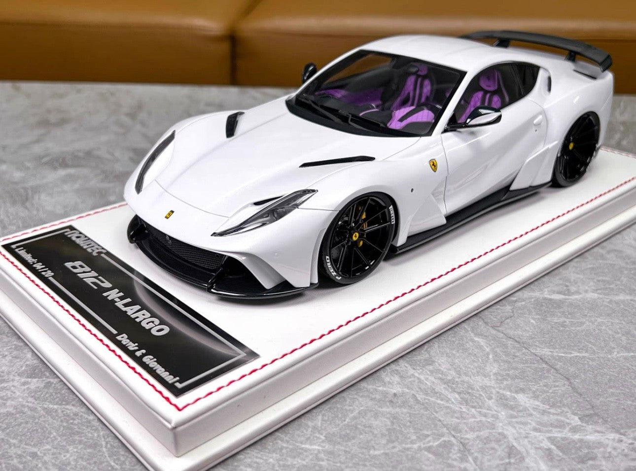 ミニカー 812 N-Largo by Novitec Ferrari 812 N-LARGO NOVITEC (White/ Purple int.) [Davis