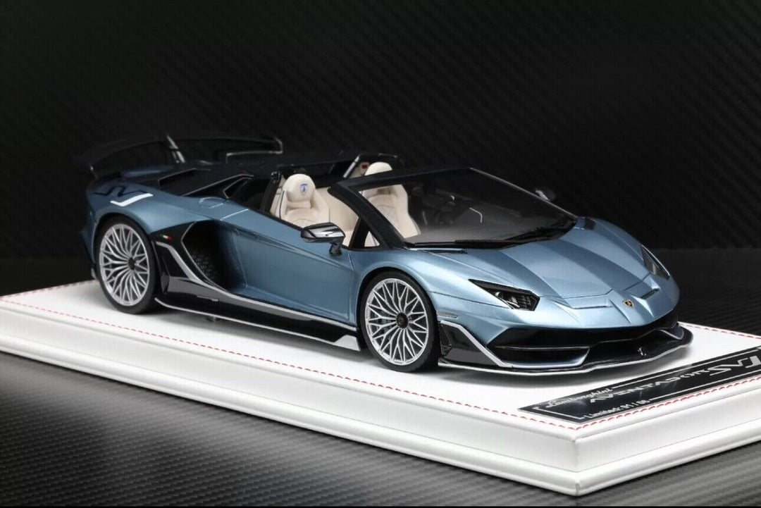 Lamborghini Aventador SVJ Roadster (Blue) [Davis & Giovanni] 1:18 scale