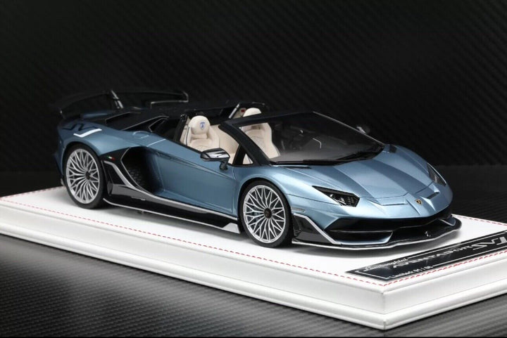 Lamborghini Aventador SVJ Roadster (Blue) [Davis & Giovanni] 1:18 scale