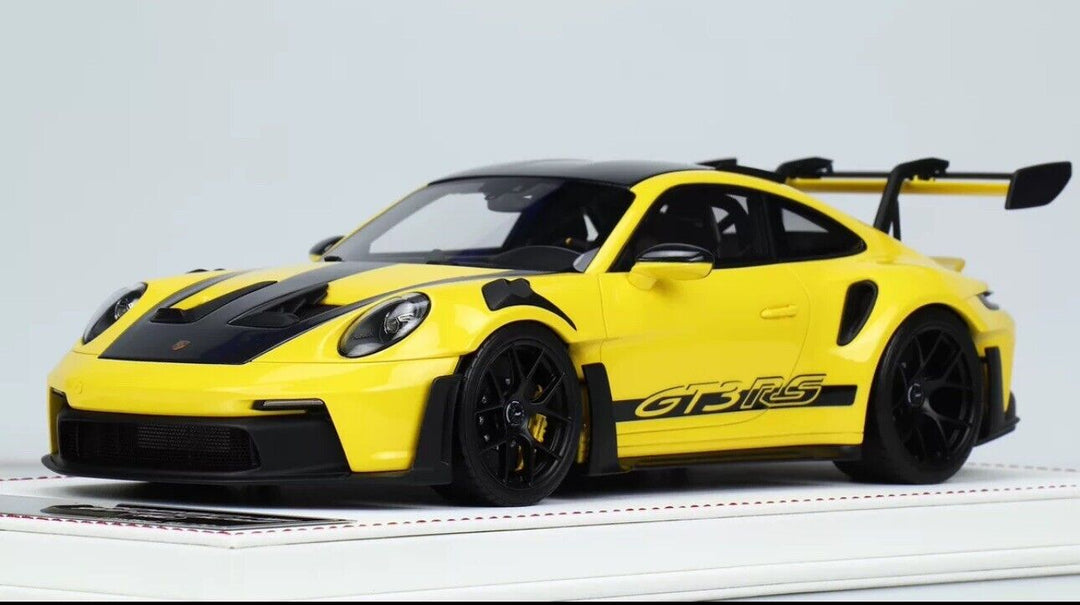 Porsche 911 GT3 RS (Yellow/ Carbon Fiber) [Davis & Giovanni] 1/18 scale