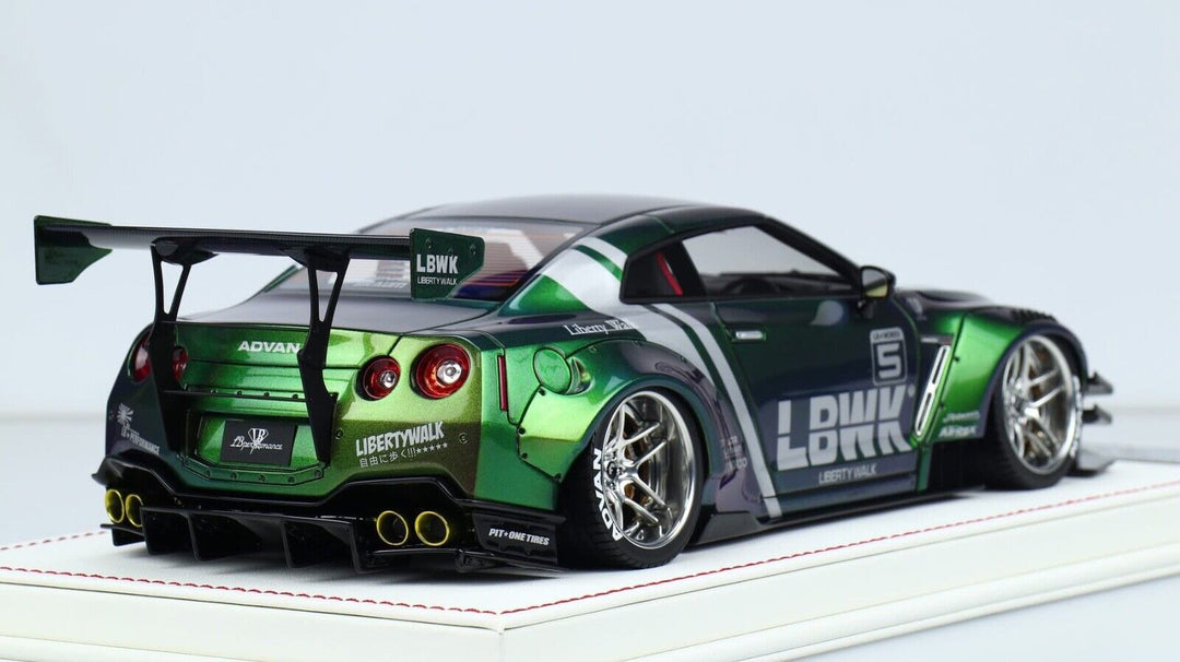 Nissan R35 GTR Type 2 LBWK (Chameleon Green) [Davis & Giovanni] 1/18 scale