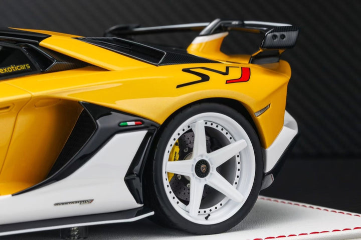 Lamborghini Aventador SVJ (Yellow/ White) [Davis & Giovanni] 1/18 scale