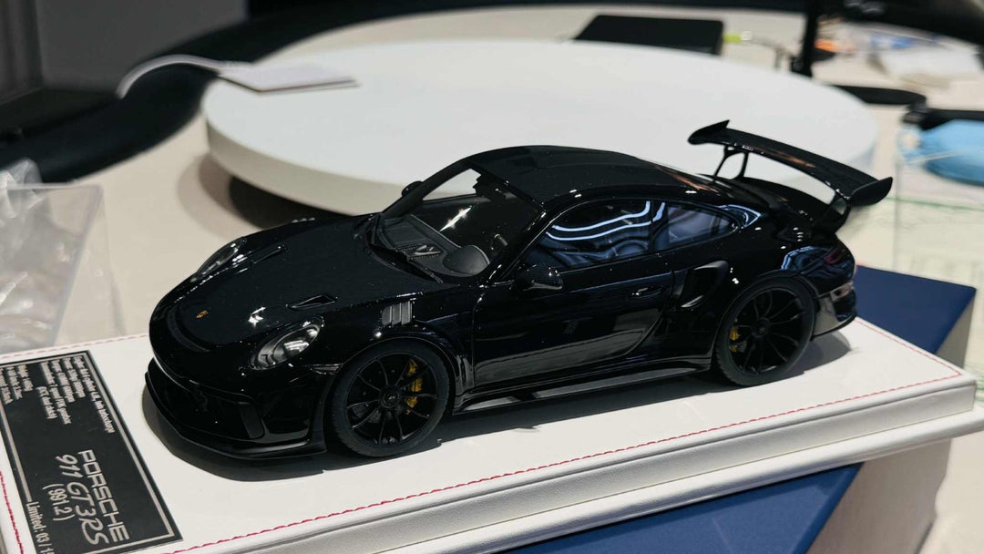 Porsche 911 GT3 RS (Black) [Davis & Giovanni] 1/18 scale