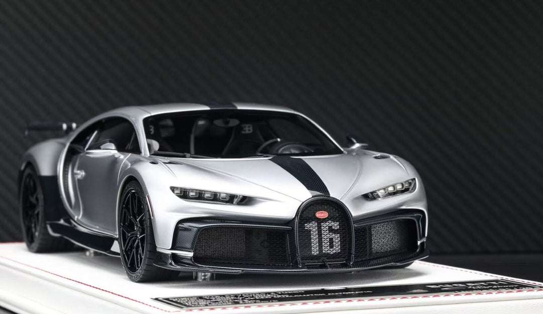 Bugatti Chiron Pur Sport (Silver/ Black) [Davis & Giovanni] 1:18 scale