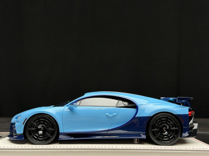 Bugatti Chiron Pur Sport (Two Tone Blue) [Davis & Giovanni] 1:18 scale