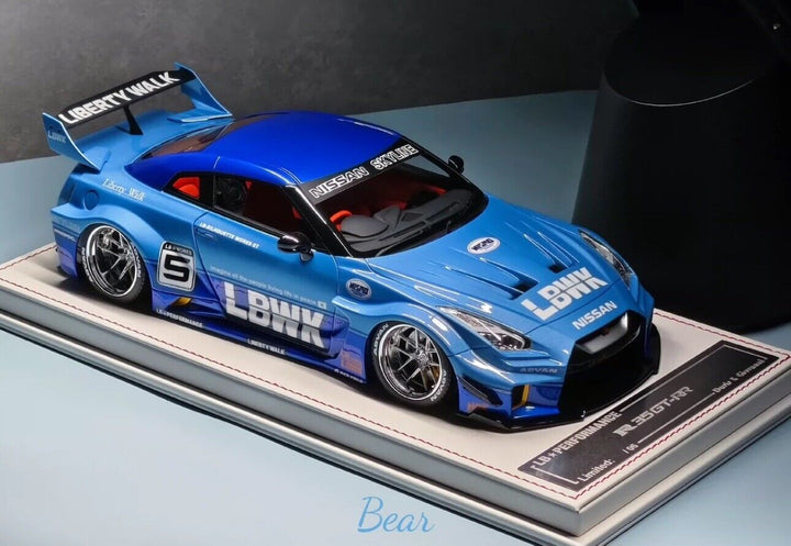 Nissan R35 GT-RR (Blue) [Davis & Giovanni] 1/18 scale LTD 6