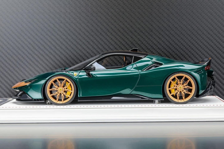 Ferrari SF90 Stradale NOVITEC (Green/ Gold) [Davis & Giovanni] 1/18 scale