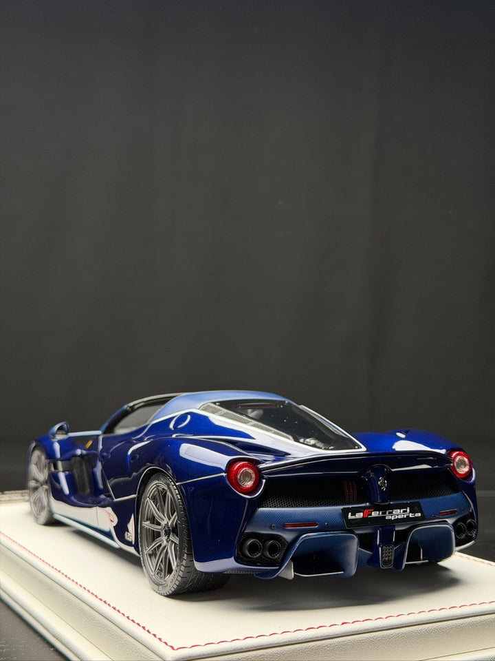 Ferrari LaFerrari Aperta (Blue) [Davis & Giovanni] 1:18 scale