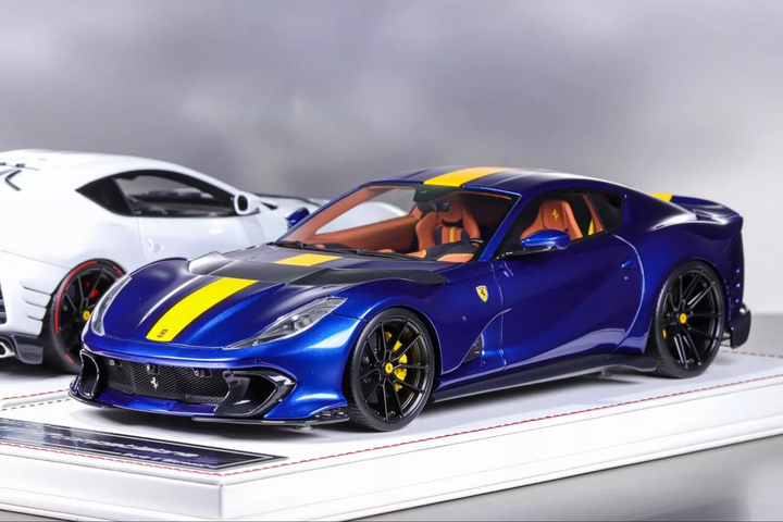 Ferrari 812 Competizione NOVITEC (Blue) [Davis & Giovanni] 1/18 scale