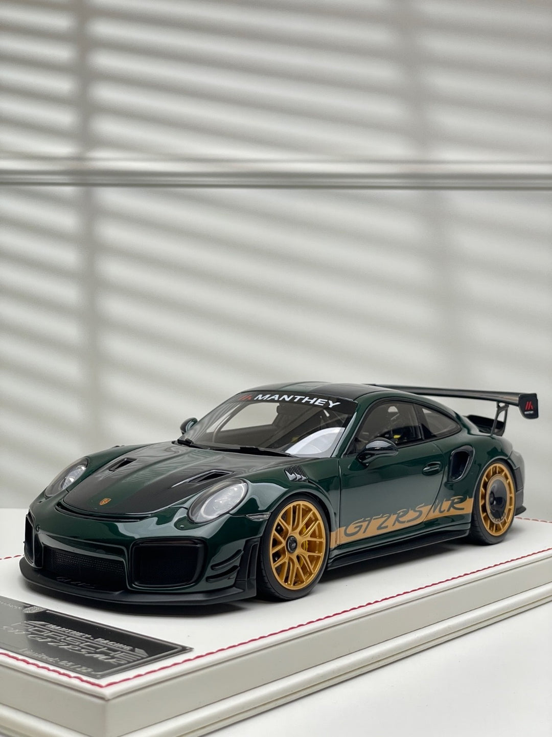 Porsche GT2RS MR (Metallic Dark Green) [Davis & Giovanni] 1/18 scale