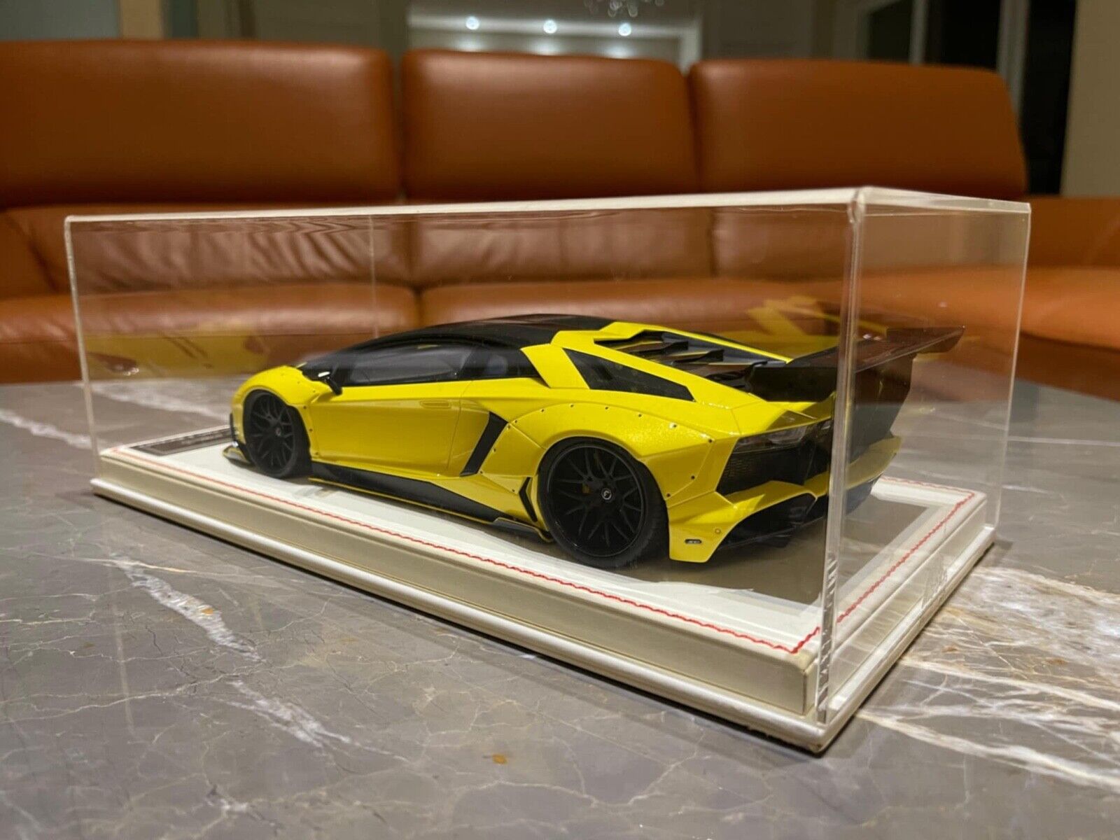 Lamborghini Aventador LP720-4 LBWK (Yellow) [Davis & Giovanni] 1:18 sc