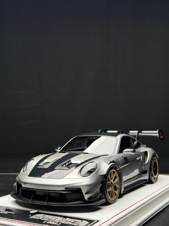 Porsche 911 GT3 RS MR (Silver) [Davis & Giovanni] 1:18 scale