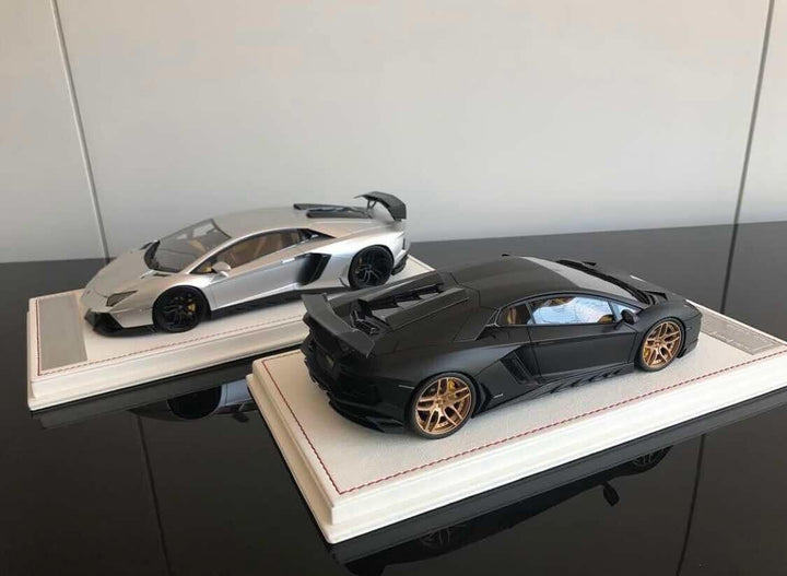 Lamborghini Aventador SV (Matt Silver & Black) [Davis & Giovanni] 1/18  - SET