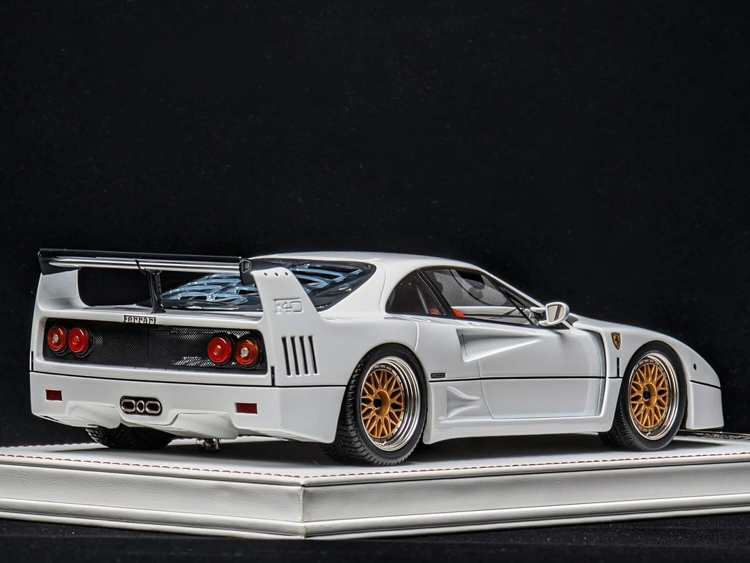 Ferrari F40 (Pearl White) [Davis & Giovanni] 1:18 scale