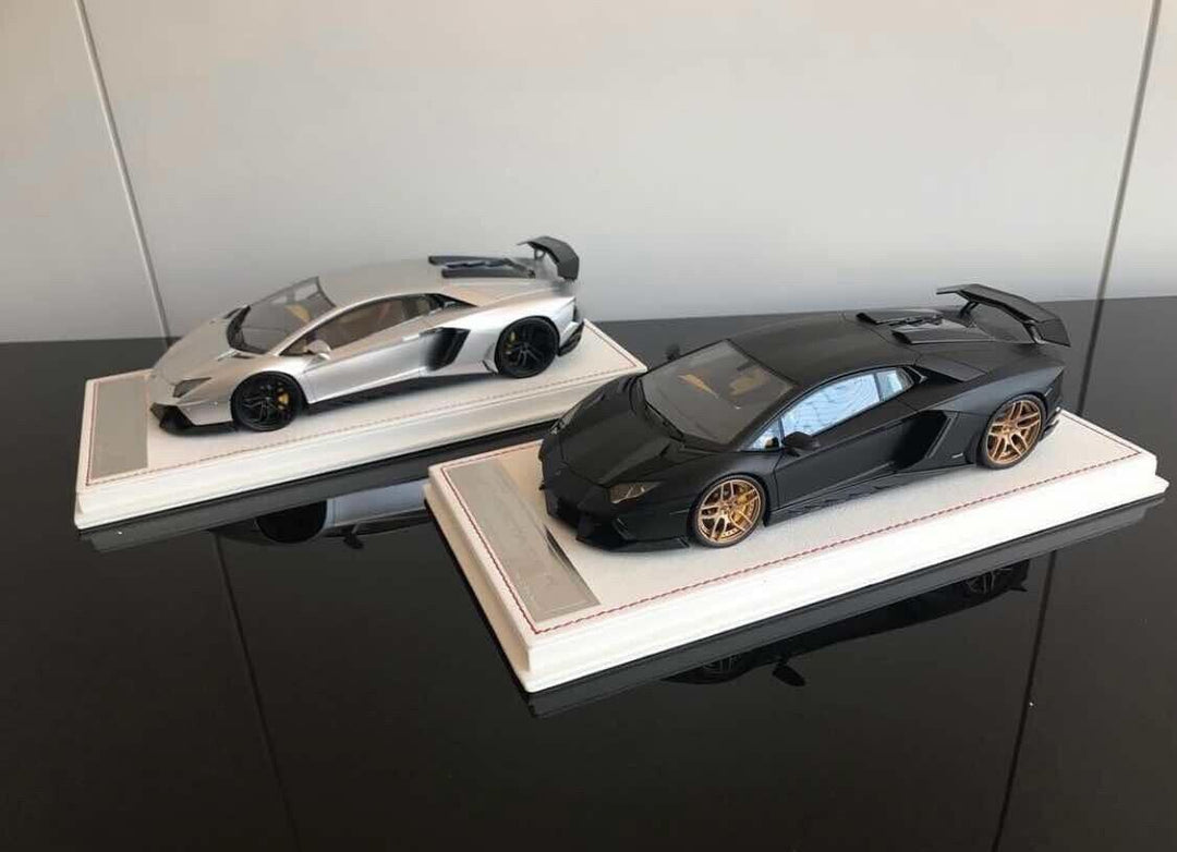 Lamborghini Aventador SV (Matt Silver & Black) [Davis & Giovanni] 1/18  - SET