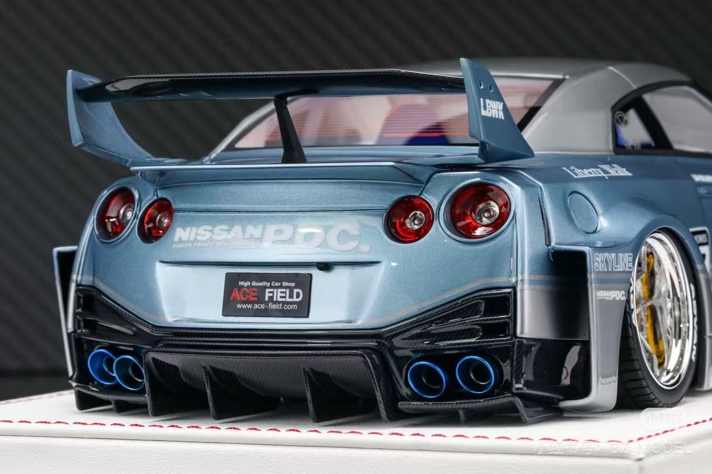 Nissan R35 GT-RR LBWK (Ice Blue Metallic) [Davis & Giovanni] 1/18 scal