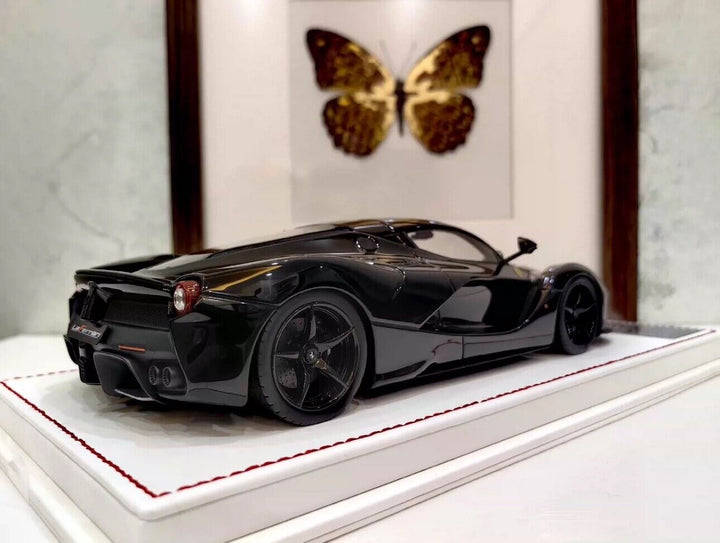 Ferrari LaFerrari (Gloss Black) [Davis & Giovanni] 1:18 scale