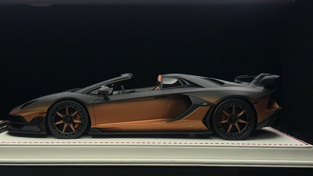 Lamborghini Aventador SVJ Roadster [Davis & Giovanni] 1/18 scale - 1 OF 1