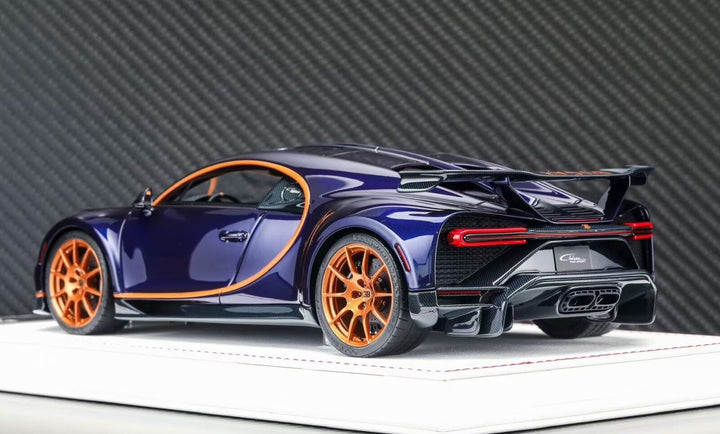 Bugatti Chiron Pur Sport (Purple/ Bronze) [Davis & Giovanni] 1:18 scale