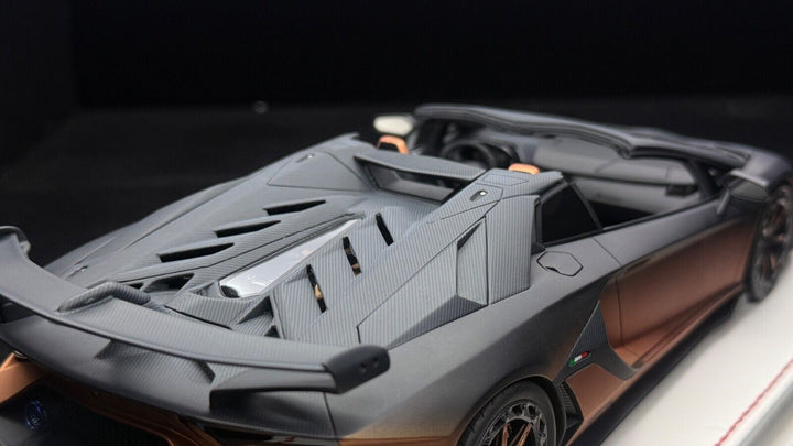 Lamborghini Aventador SVJ Roadster [Davis & Giovanni] 1/18 scale - 1 OF 1