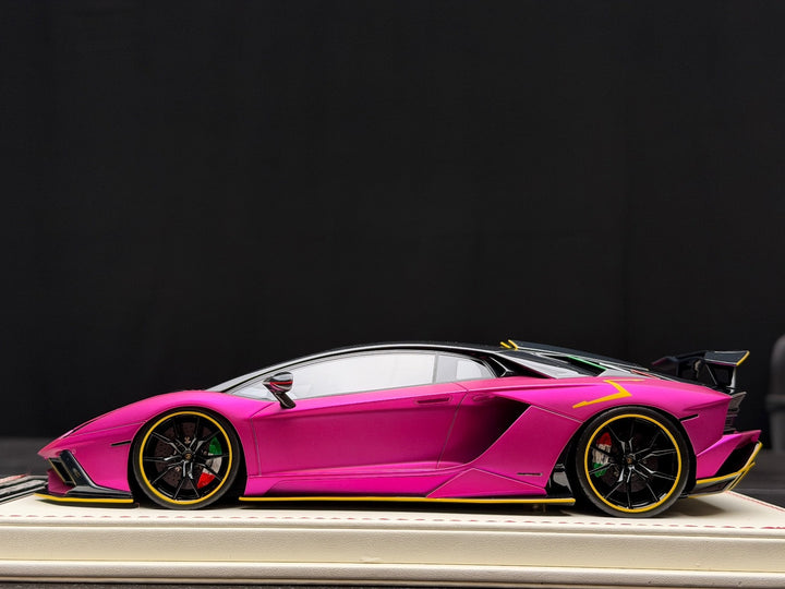 Lamborghini Aventador S NOVITEC (Matte Chrome Pink)[Davis & Giovanni] 1/18 scale