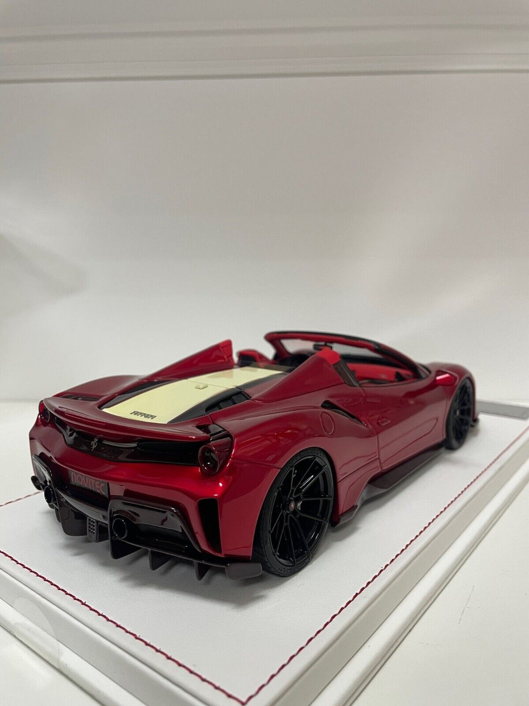 Ferrari 488 Pista Spider NOVITEC (Candy Red) [Davis & Giovanni] 1/18 scale