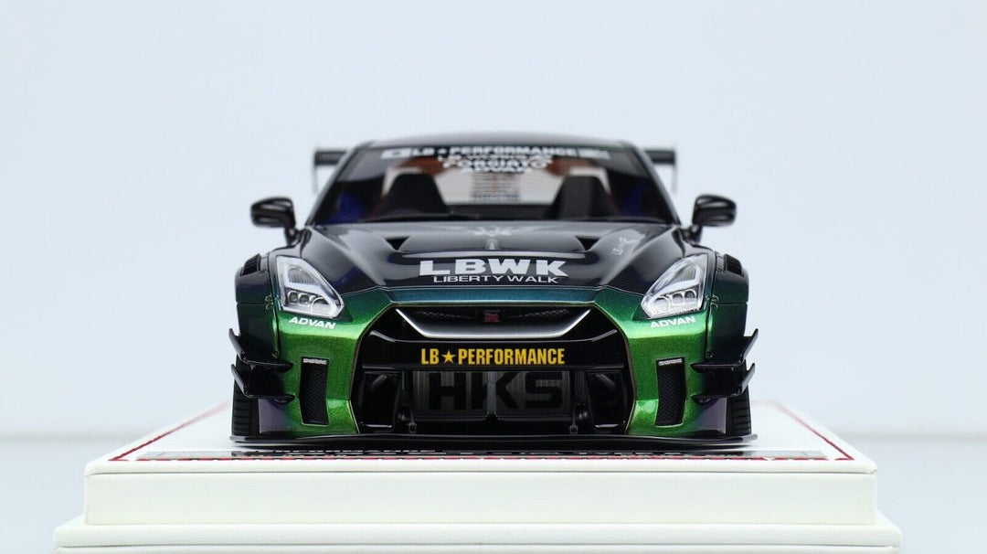 Nissan R35 GTR Type 2 LBWK (Chameleon Green) [Davis & Giovanni] 1/18 scale