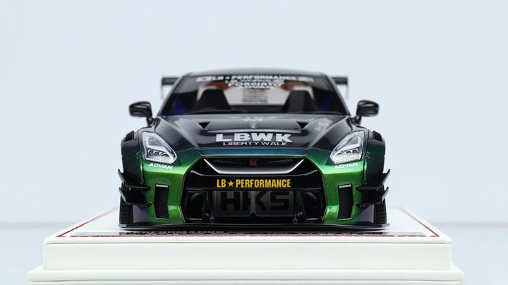 Nissan R35 GTR Type 2 LBWK (Chameleon Green) [Davis & Giovanni] 1/18 scale