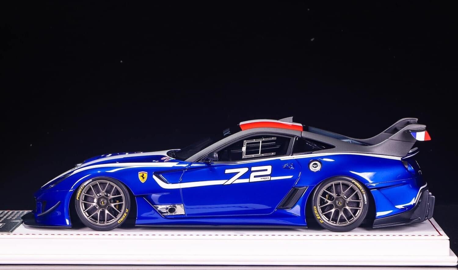 Ferrari 599XX EVO (Blue/White 72, France) [Davis & Giovanni] 1/18 scal