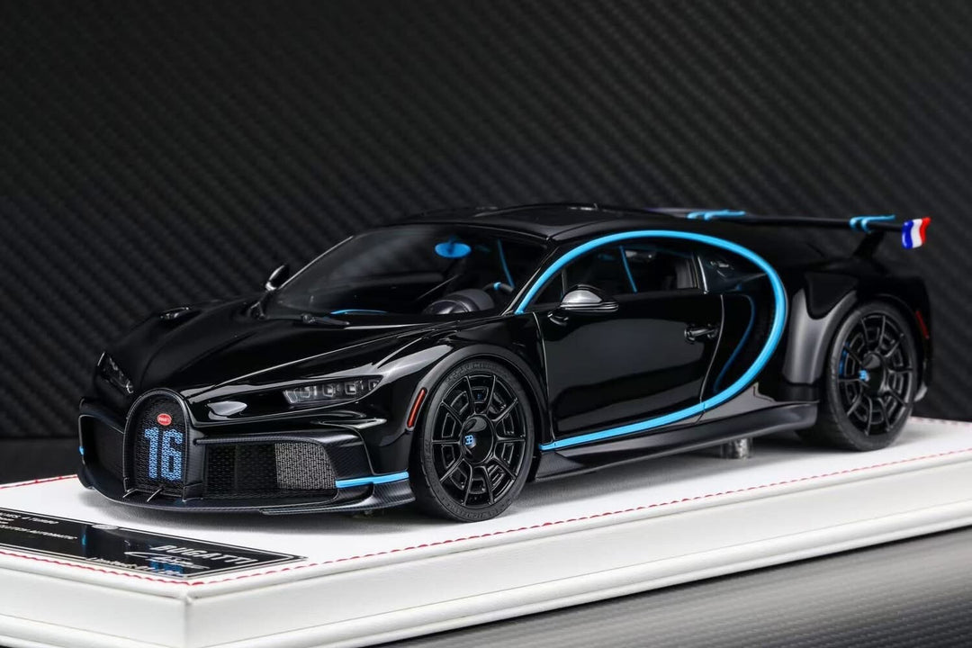 Bugatti Chiron Pur Sport (Metallic Black/ Blue) [Davis & Giovanni] 1:18 scale