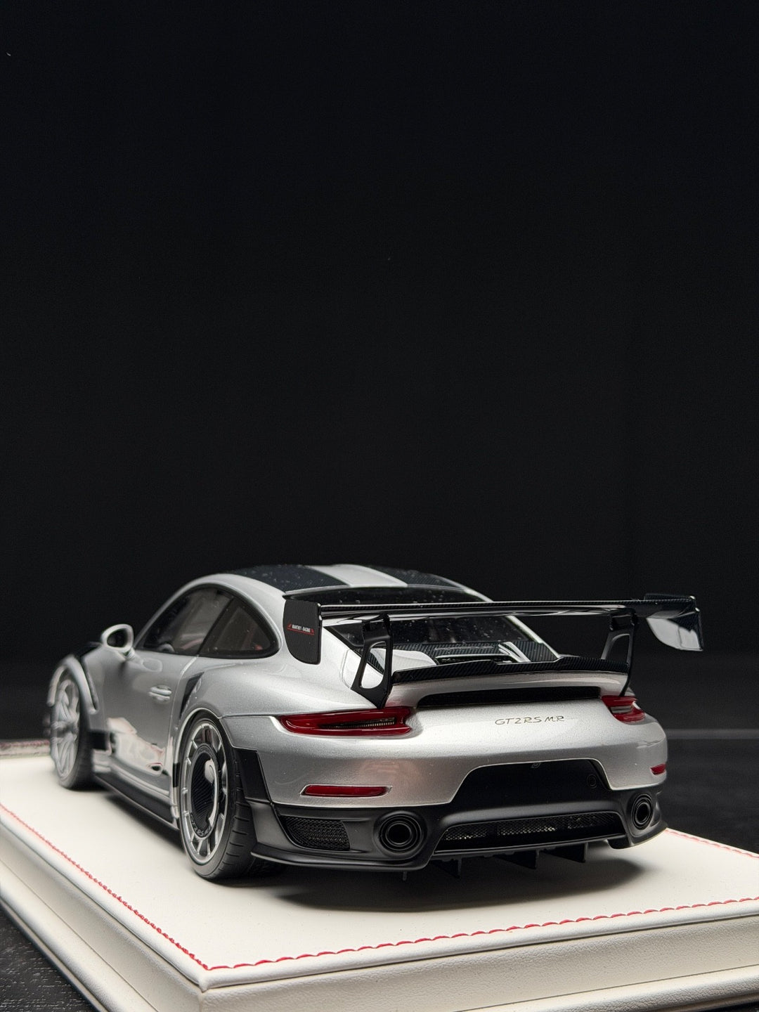 Porsche 911 GT2RS MR (Silver/ Black) [Davis & Giovanni] 1:18 scale