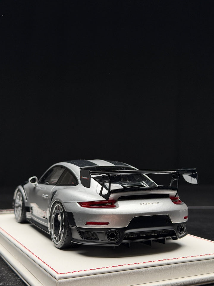 Porsche 911 GT2RS MR (Silver/ Black) [Davis & Giovanni] 1:18 scale